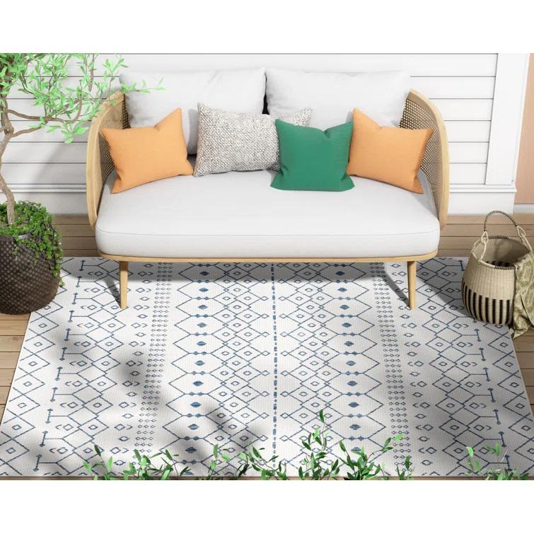 Marshanna Nord Trellis Light Blue Indoor/Outdoor Flat-Weave Area Rug