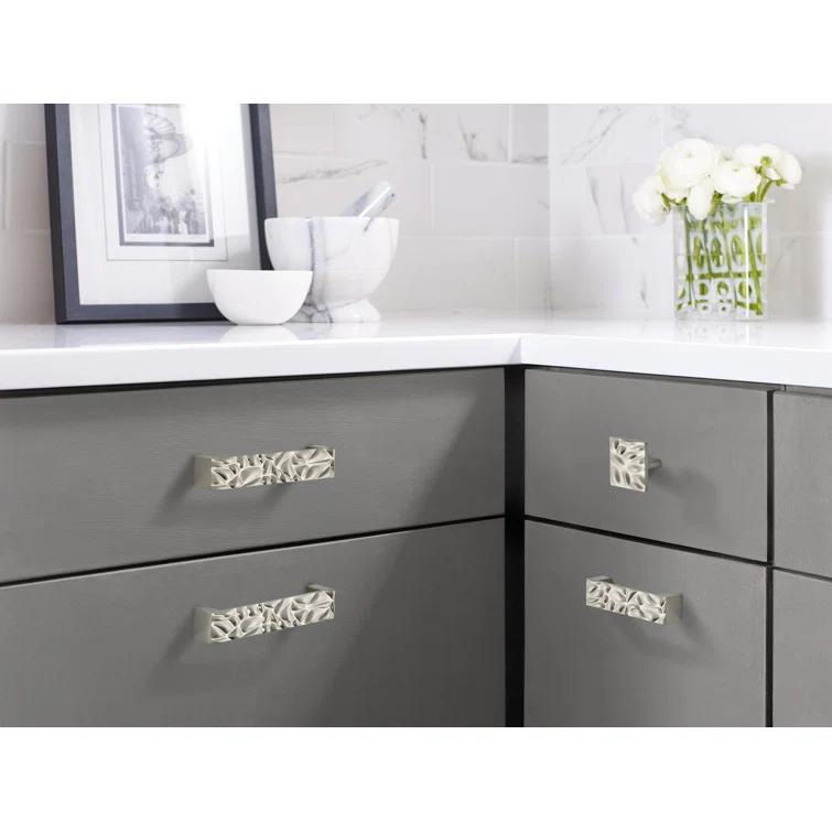 Calathea Bar Pull