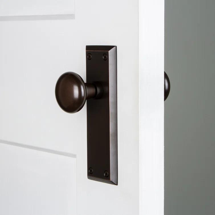 New York Plate with New York Door Knob