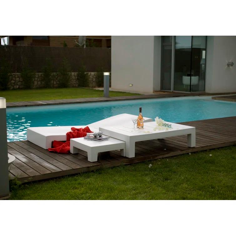 Jut Plastic/Resin Dining Table