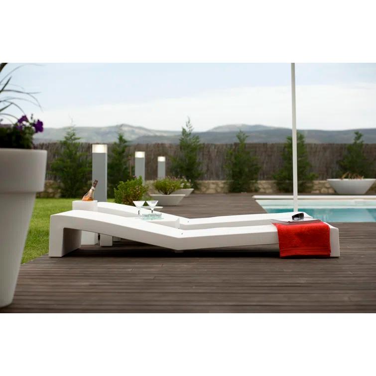 Jut 78.75" Long Single Chaise