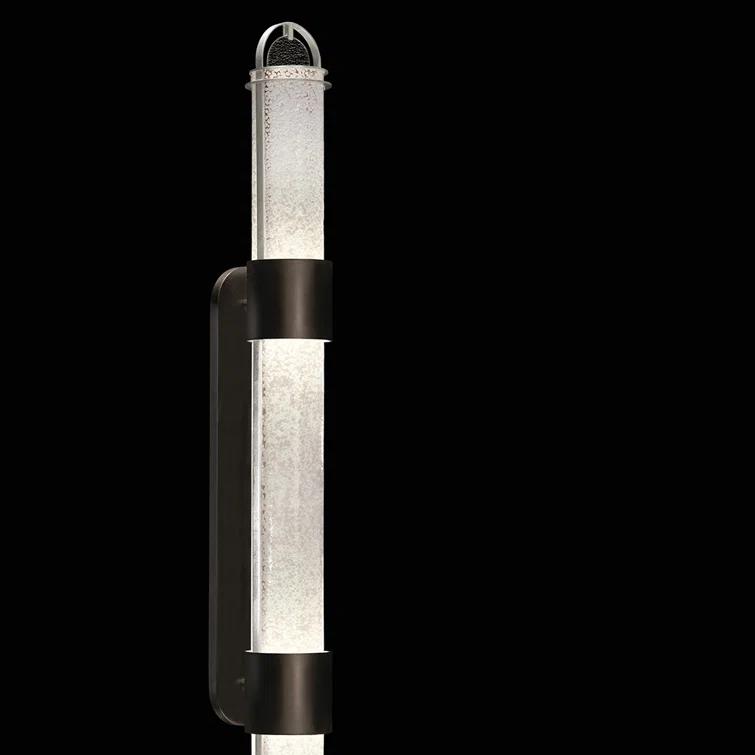 Bond LED Wallchiere