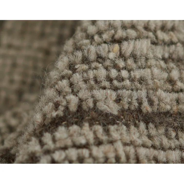 Journee Handwoven Wool Rug - 5' x 8'