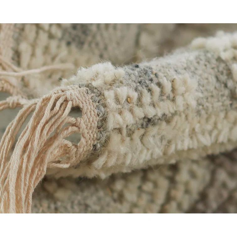 Baya Handwoven Wool Rug - 3'6" x 5'6"