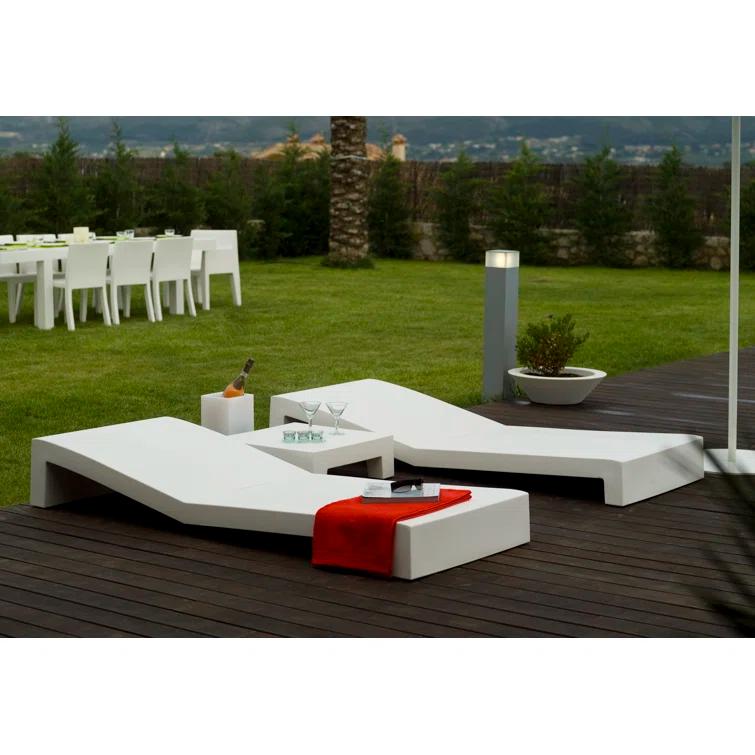 Jut 78.75" Long Single Chaise