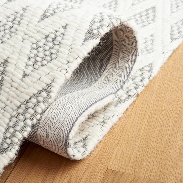 Natura NAT865 Hand Woven Indoor Area Rug - Ivory/Grey - 4'x6' - Safavieh