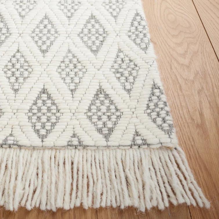 Natura NAT865 Hand Woven Indoor Area Rug - Ivory/Grey - 4'x6' - Safavieh