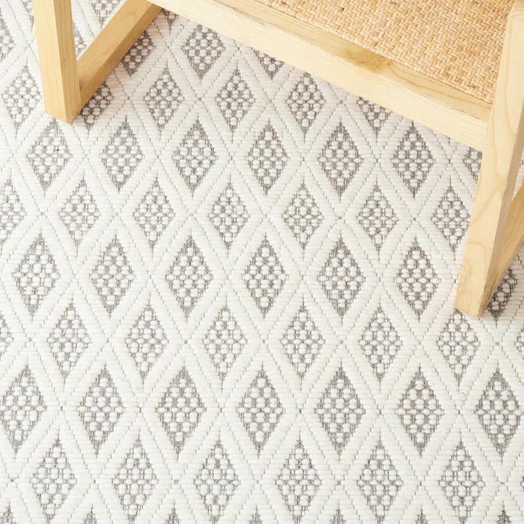 Natura NAT865 Hand Woven Indoor Area Rug - Ivory/Grey - 4'x6' - Safavieh