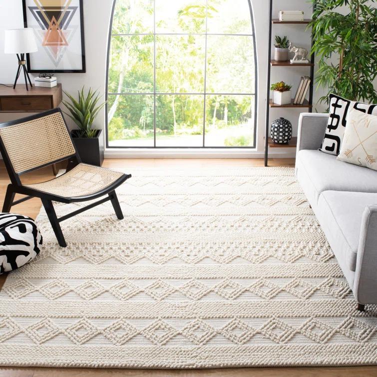 Natura Hand Woven 60% Wool And 40% Cotton Geometric Rug