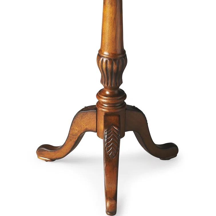 Elegant Round Wood Pedestal Table with Scalloped Edge