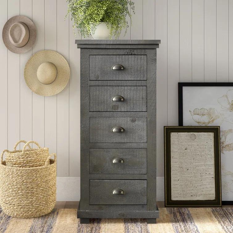 Wolferstorn 5 - Drawer Dresser