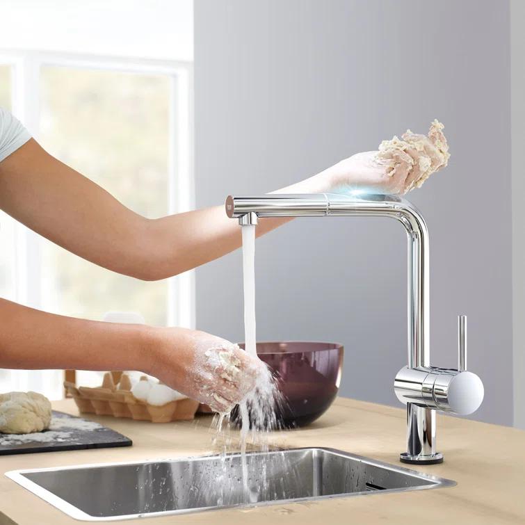 Minta® Pull Out Touch Single Handle Kitchen Faucet