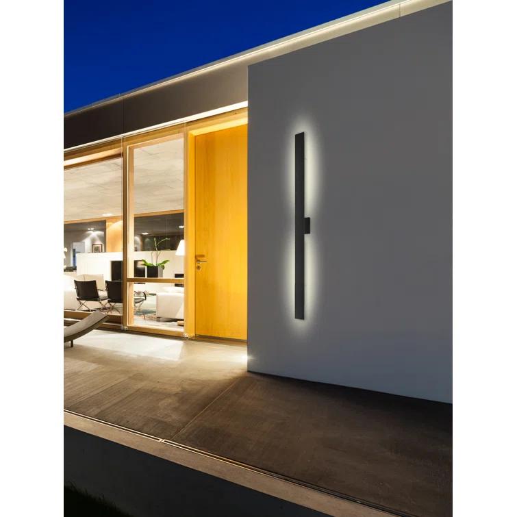 Vesta Aluminum LED Wallchiere