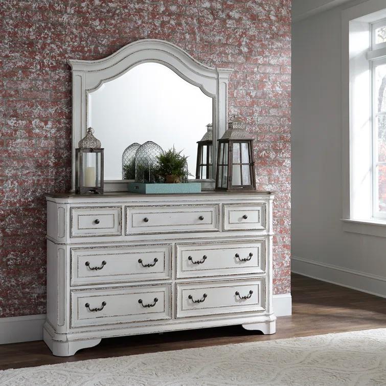 Magnolia Manor 7 Drawer Dresser