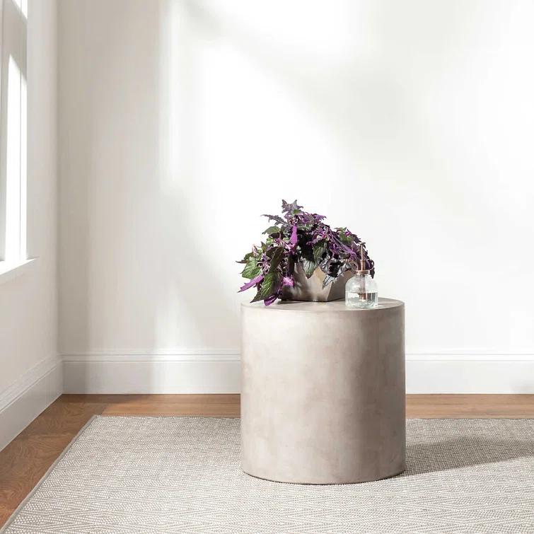 Diamond Platinum/White Handwoven Indoor/Outdoor Rug