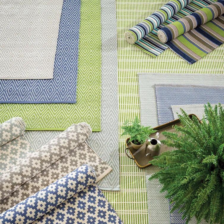 Diamond Denim/White Handwoven Indoor/Outdoor Rug