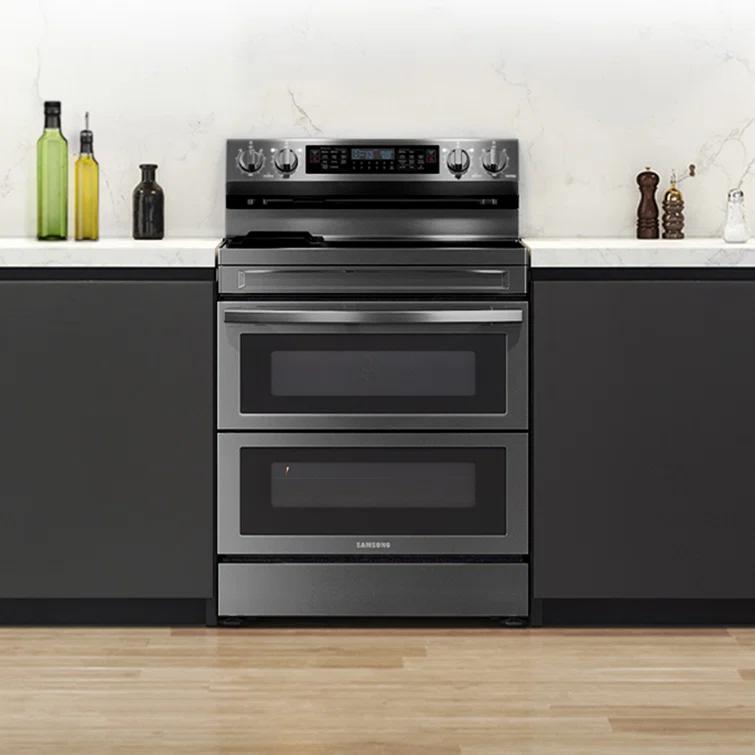 Samsung Samsung 6.3 cu. ft. Smart Freestanding Electric Range with Flex Duo?, No-Preheat Air Fry & Griddle NE63A6751SG