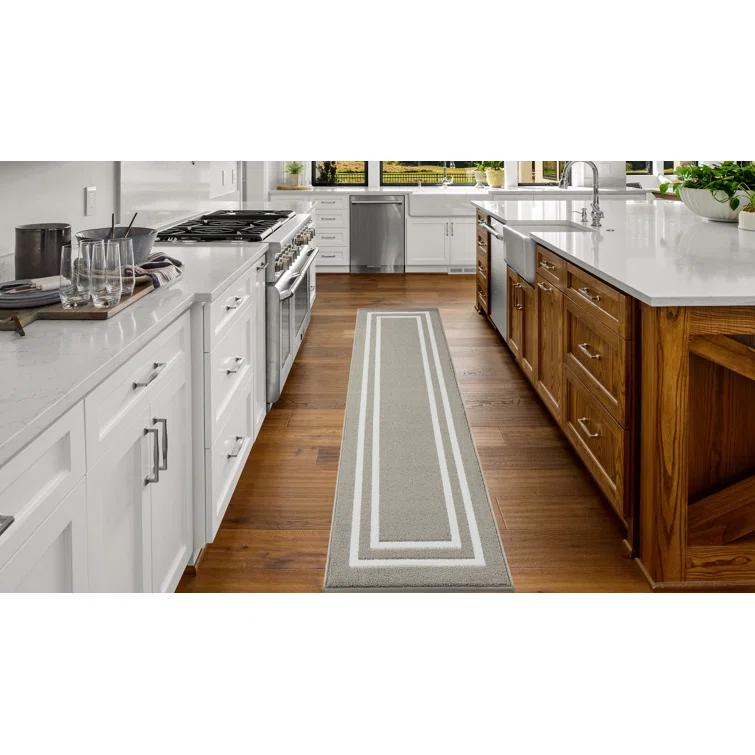 Double Border Machine Tufted Performance Light Gray/White Rug