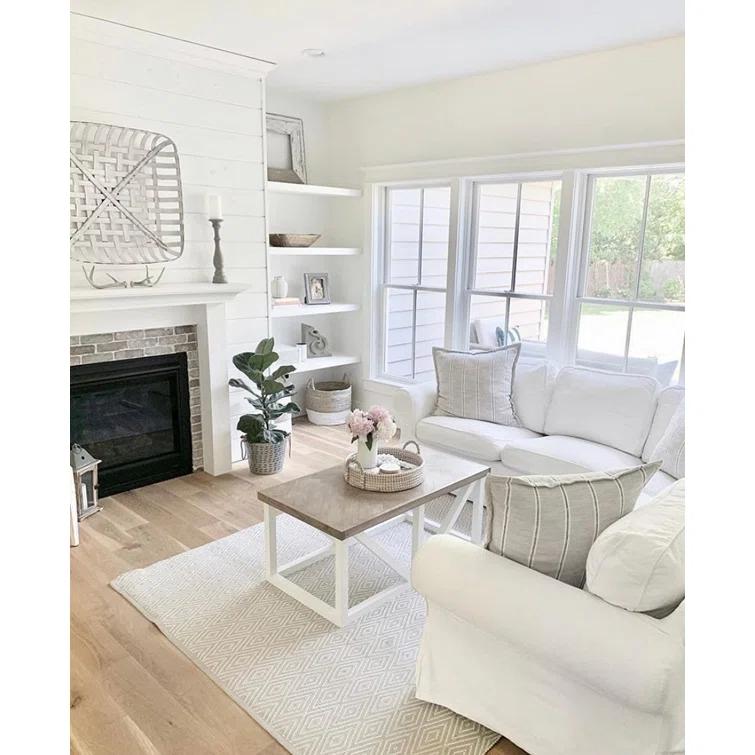 Diamond Platinum/White Handwoven Indoor/Outdoor Rug
