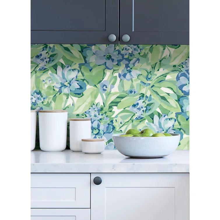 Caroline et Bettina Belles Fleurs Peel & Stick Floral Roll