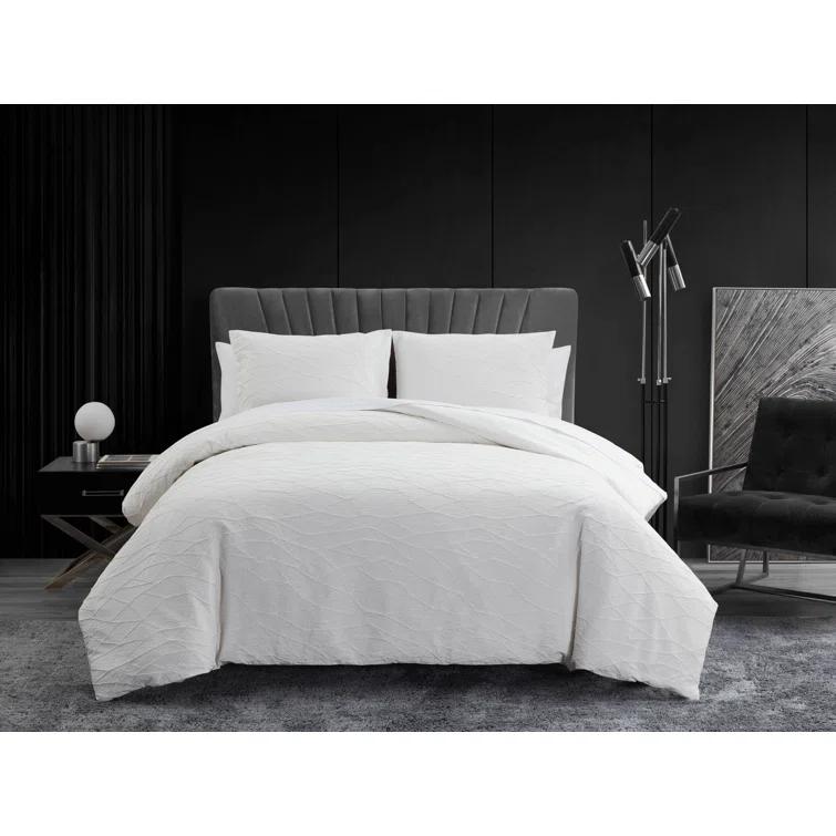 Vera Wang Vera Wang Abstract Crinkle White Comforter Set