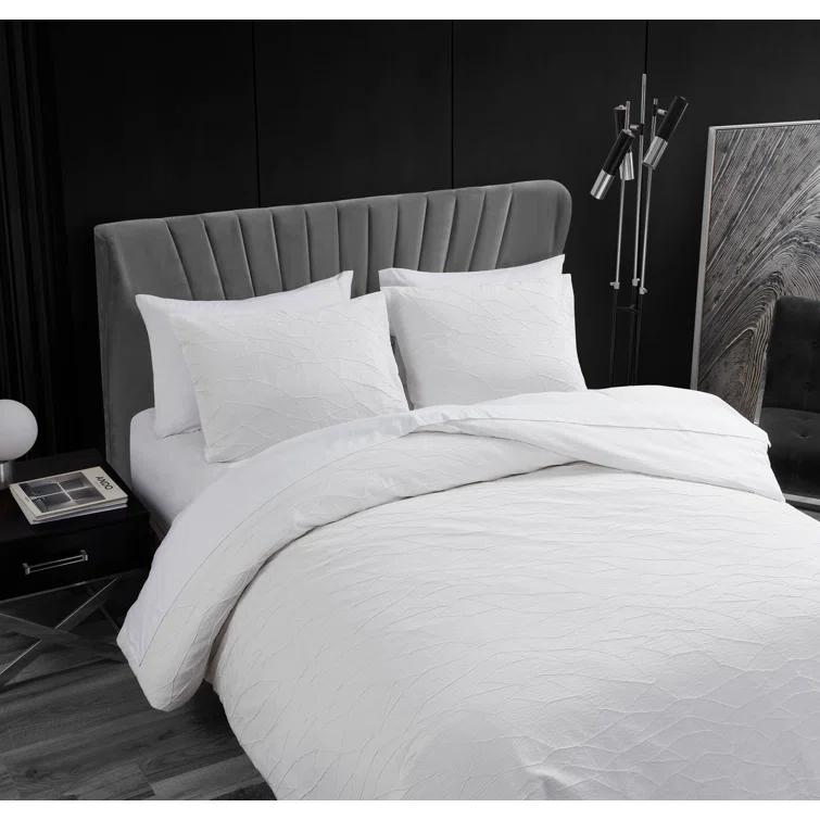 Vera Wang Vera Wang Abstract Crinkle White Comforter Set