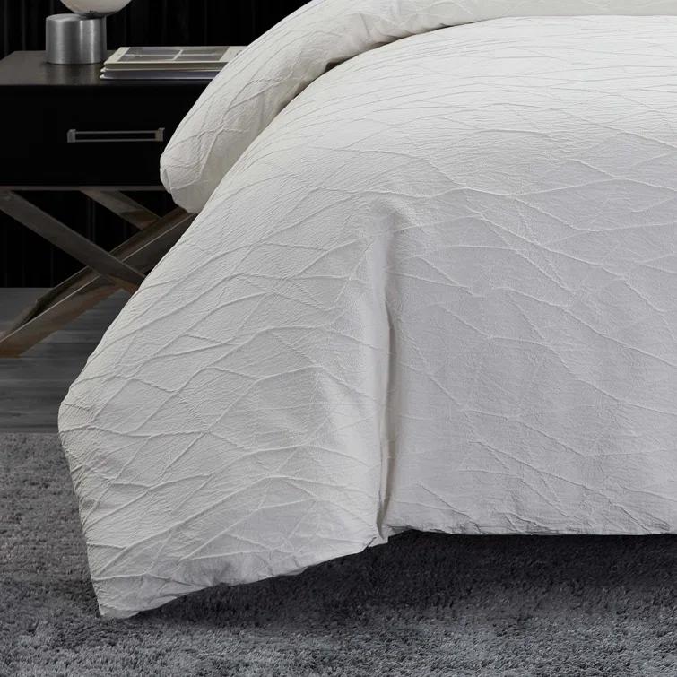 Vera Wang Vera Wang Abstract Crinkle White Comforter Set