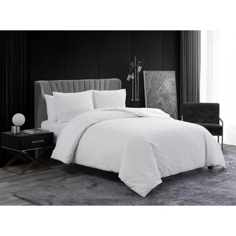 Vera Wang Vera Wang Abstract Crinkle White Comforter Set