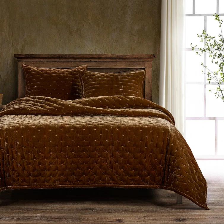 Stella Faux Silk Velvet Classic Chic Modern Rustic Romantic Western 1 Piece Quilt