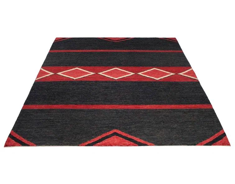 Blackridge Hand-Knotted Wool and Cotton 8' x 10' Area Rug