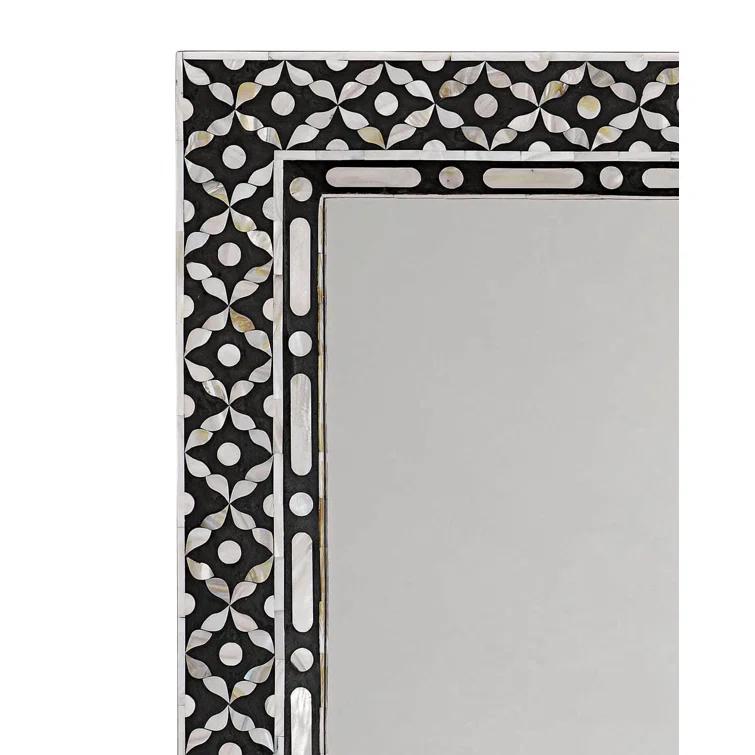 Evelyn Coquillage Flat Wall Mirror
