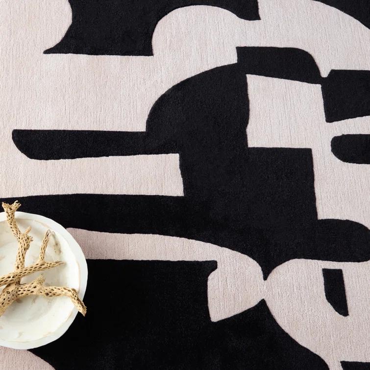 Handmade Abstract Black/ Cream Area Rug (8'X10')