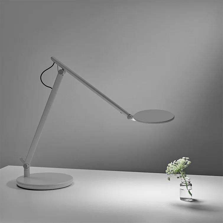 Humanscale Nova 32.8" Desk Lamp