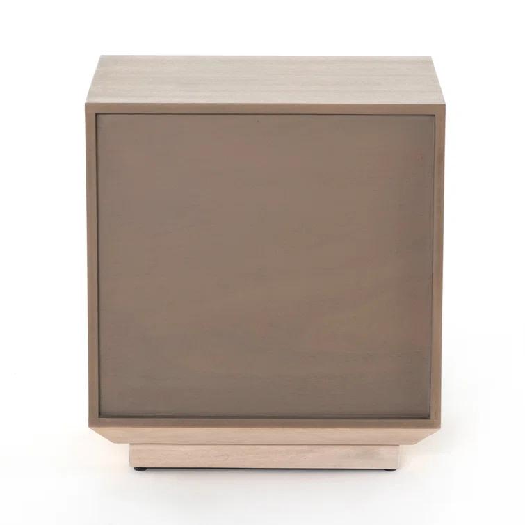 Moneo Nightstand
