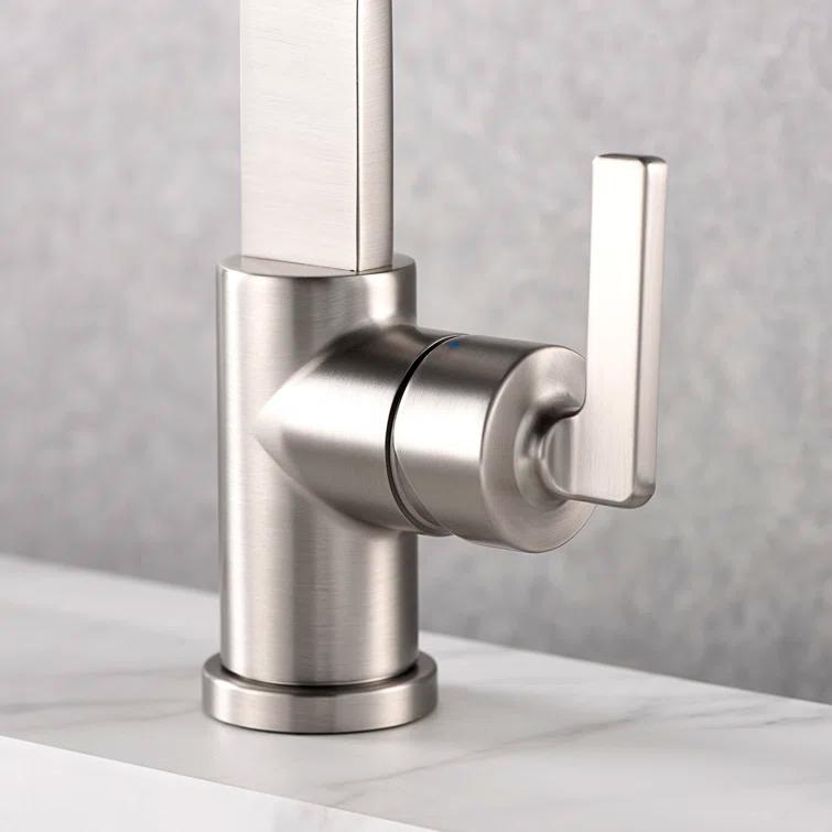 Single Hole Bathroom Faucet with Drain Assembly