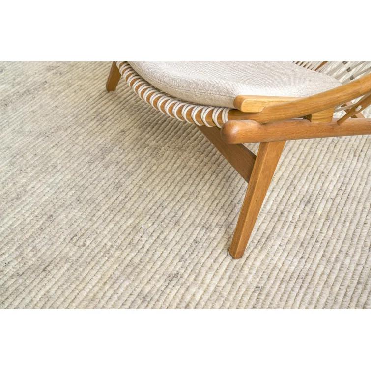 Kaza Hand-Knotted Wool Light Silver/Ivory Area Rug