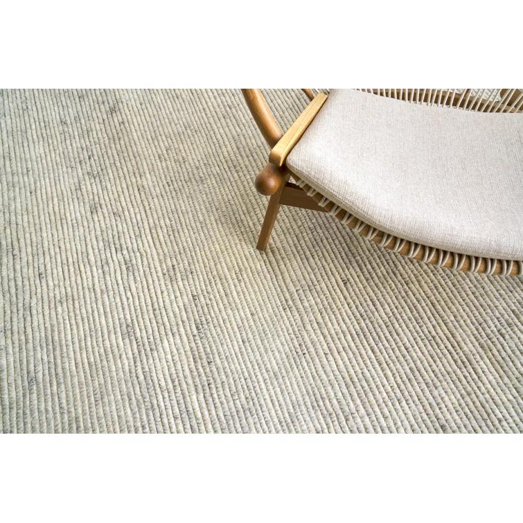 Kaza Hand-Knotted Wool Light Silver/Ivory Area Rug