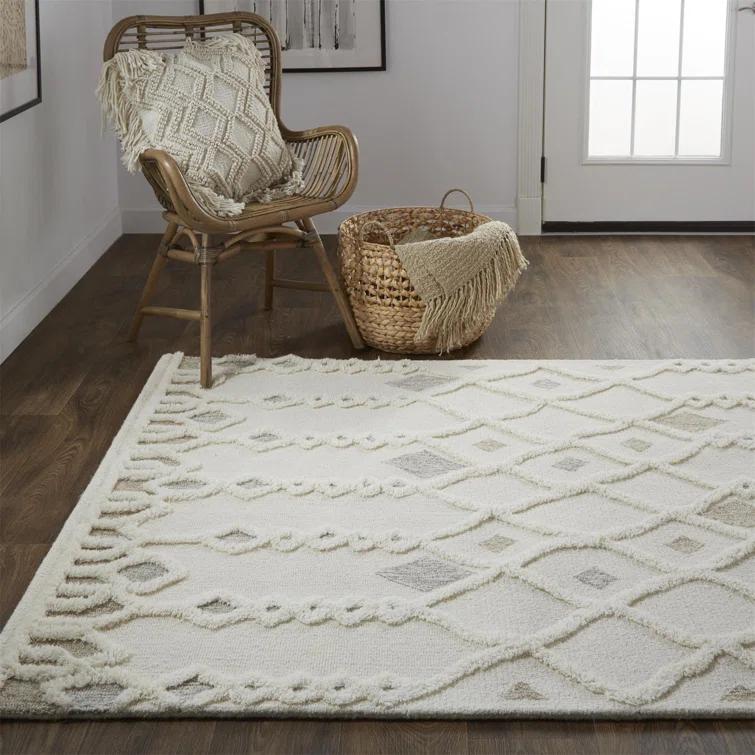 Anica Transitional Trellis & Lattice Ivory/Tan/Silver Area Rug