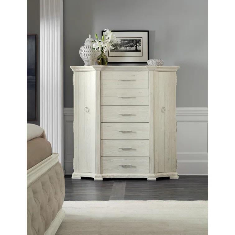 Hooker Furniture Traditions 64'' W 6 - Drawer Dresser