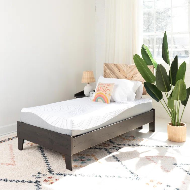 Signature Design by Ashley Serena 8'' Memory Foam Mattress