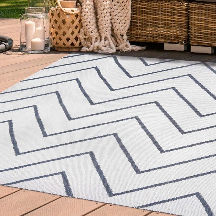 Kent Modern Chevron Zig-Zag Indoor/ Outdoor Area Rug By Haus & Home Ivory