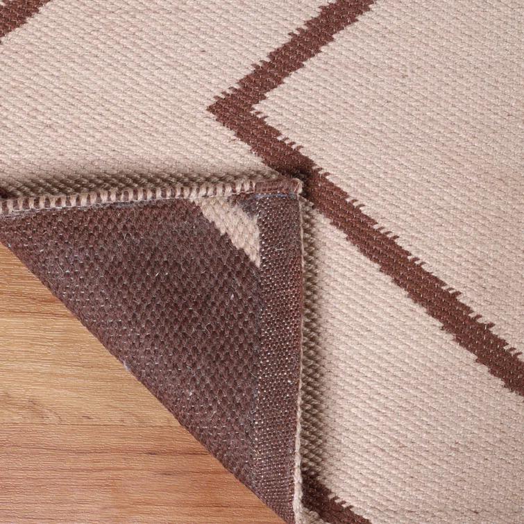 Kent Modern Chevron Zig-Zag Indoor/ Outdoor Area Rug By Haus & Home Beige