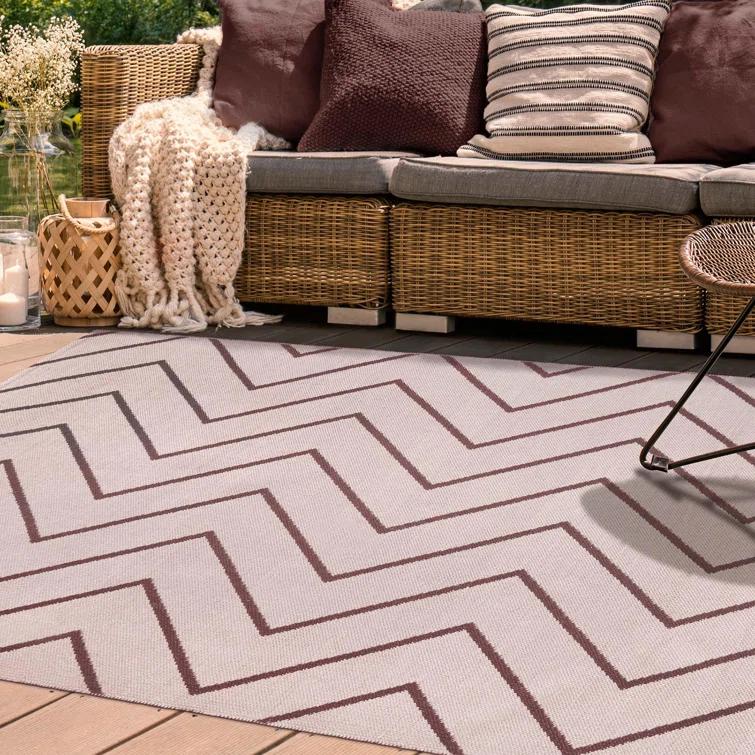 Kent Modern Chevron Zig-Zag Indoor/ Outdoor Area Rug By Haus & Home Beige
