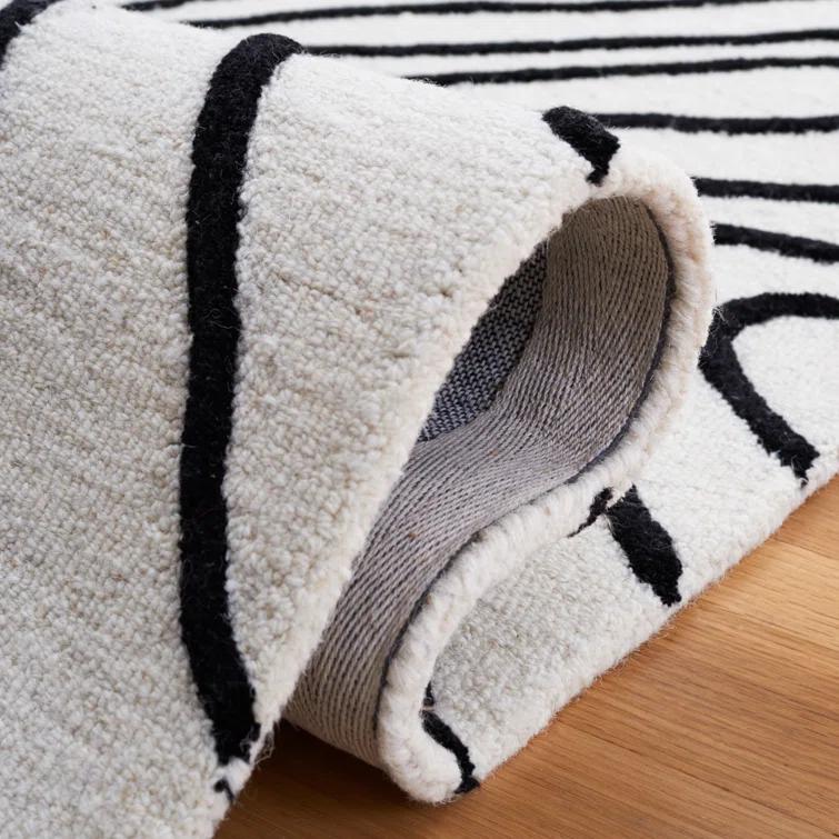 Felipe Handmade Wool Ivory/Black Rug