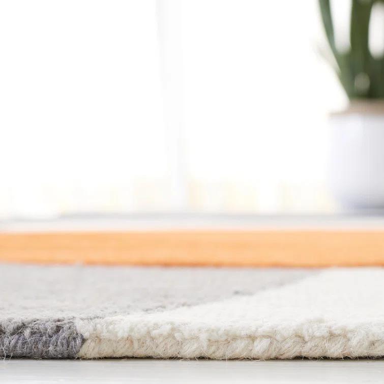 Rodeo Drive RD883 Hand Tufted Area Rug - Grey/Black - 4'x6' - Safavieh.