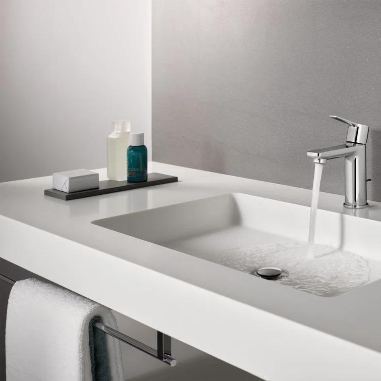 GROHE 40509001 Essentials Cube 23.622" Wall Mounted Cube Towel Bar