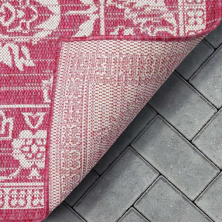 Lia Delphi Persian Oriental Fuchsia Indoor/Outdoor Area Rug