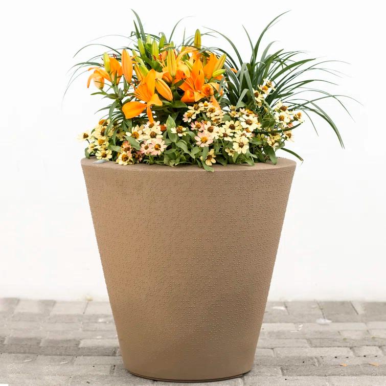 Crescent Garden Dot Planter