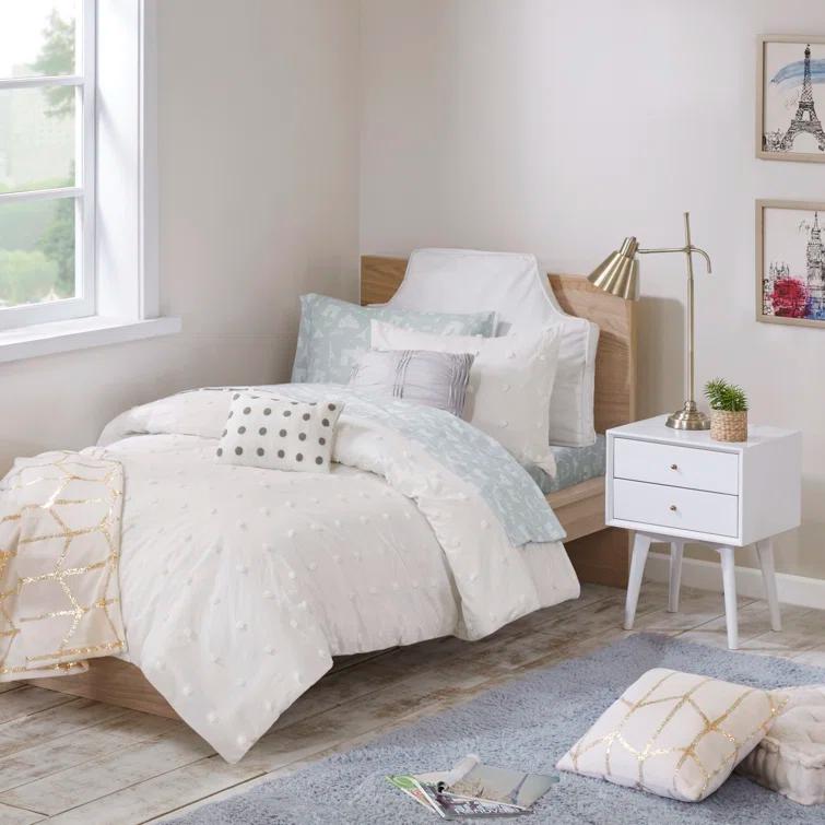Intelligent Design Brooklyn Cotton Jacquard Comforter Set with Euro Shams and Throw Pillows