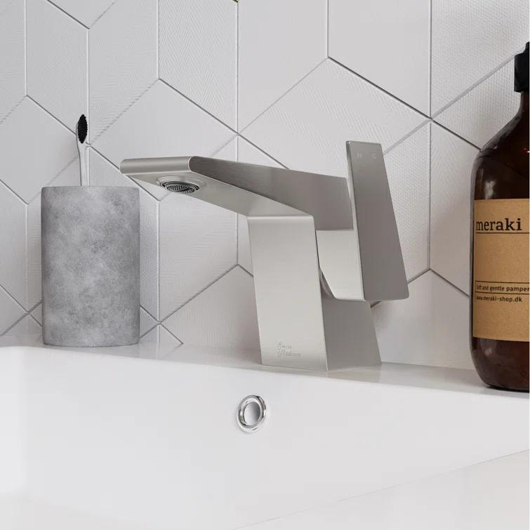 Carre Single Hole, Single-Handle, Bathroom Faucet